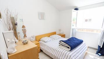 3 bedrooms, iron/ironing board, free WiFi