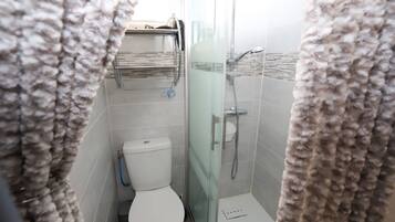Een douche, een haardroger