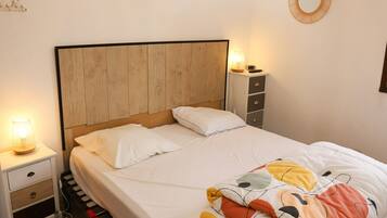 3 bedrooms, iron/ironing board