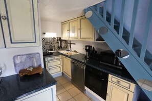 Kühlschrank, Mikrowelle, Ofen, Geschirrspüler