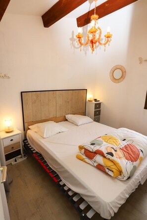 3 Schlafzimmer, Bügeleisen/Bügelbrett