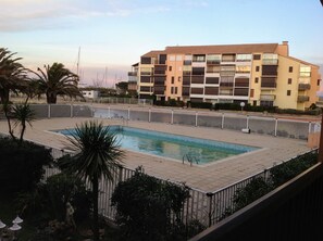Pool - St Cyprien: The good life at the Marina and swimming pool (Saint-Cyprien)