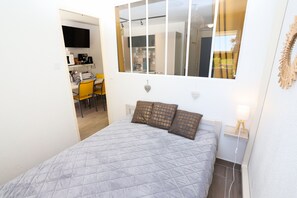 Iron/ironing board - St Cyprien Little paradise with swimming pool wifi air conditioning and 2 bikes (Saint-Cyprien)