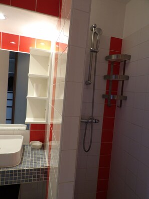Douche, séchoir à cheveux