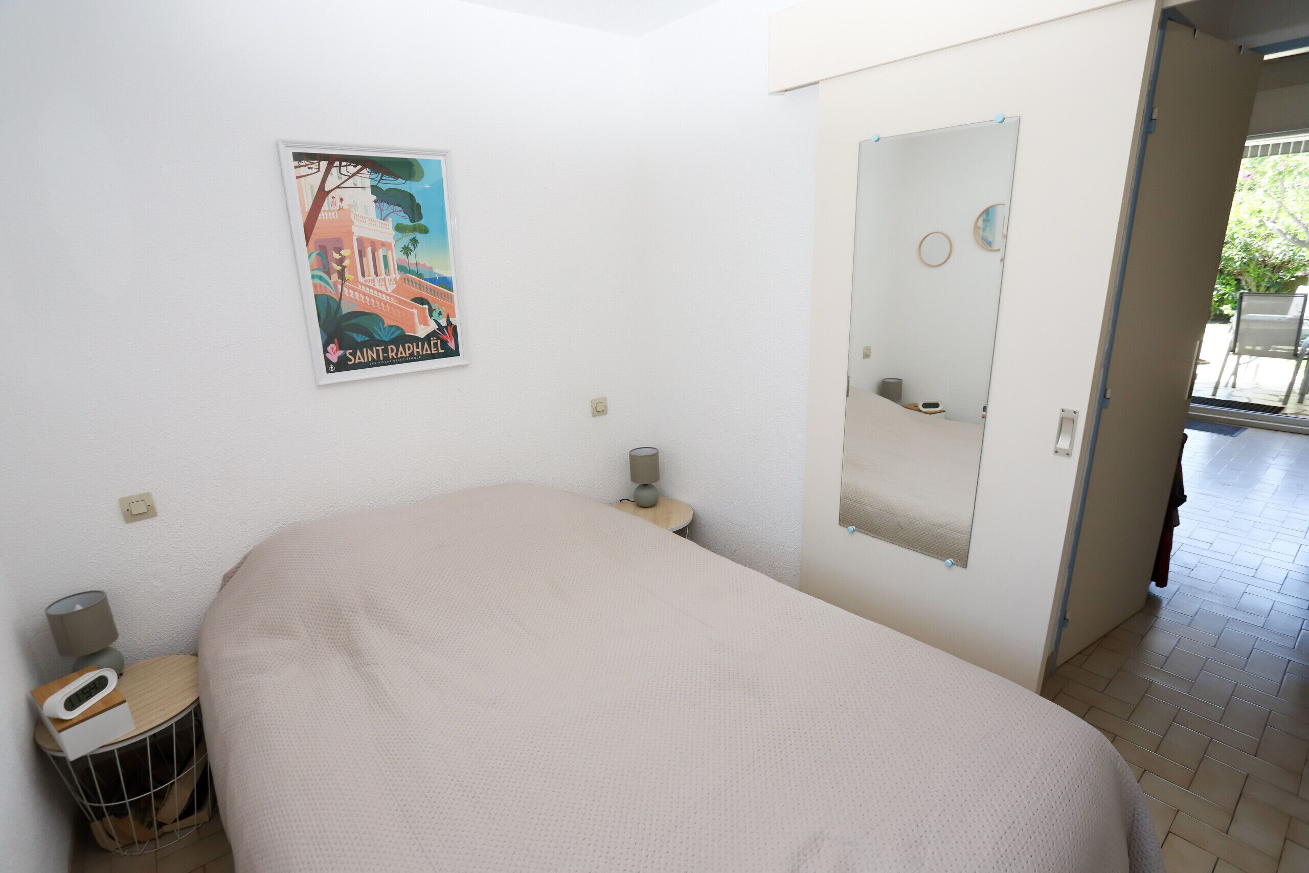 2 bedrooms, iron/ironing board, free WiFi