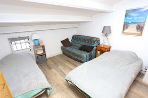 2 bedrooms, iron/ironing board, free WiFi