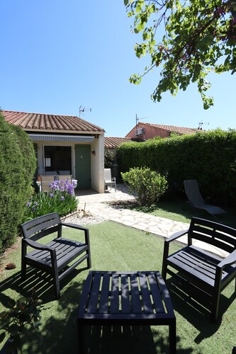 St Cyprien Maison fleurie quartier calme proche des plages