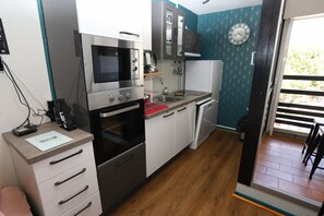Refrigerador, microondas, horno y lavavajillas 