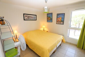 2 bedrooms, iron/ironing board, free WiFi