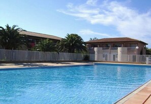Pool - St Cyprien apartment with beautiful terrace and swimming pool (Saint-Cyprien)