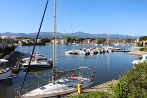 Marina - Spacious classified studio with marina,mountain and sea views (Saint-Cyprien)