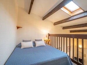 3 bedrooms, iron/ironing board