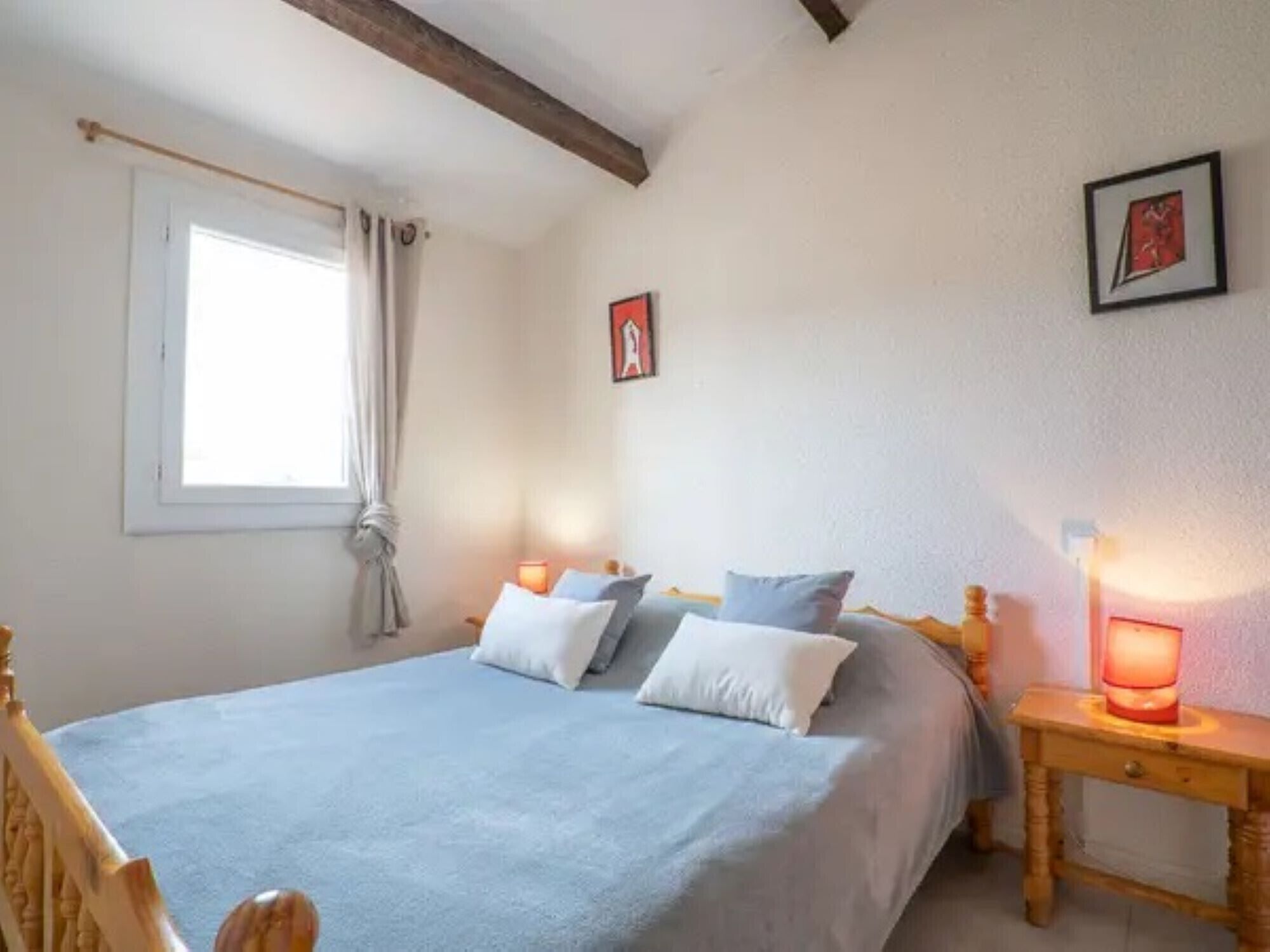 3 chambres, fer et planche à repasser