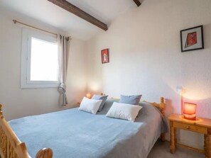 3 chambres, fer et planche à repasser