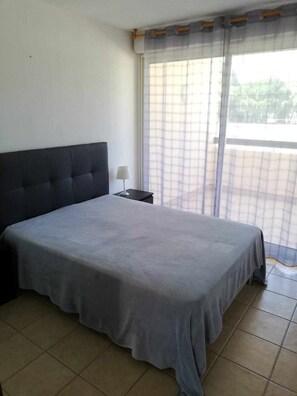1 bedroom, iron/ironing board