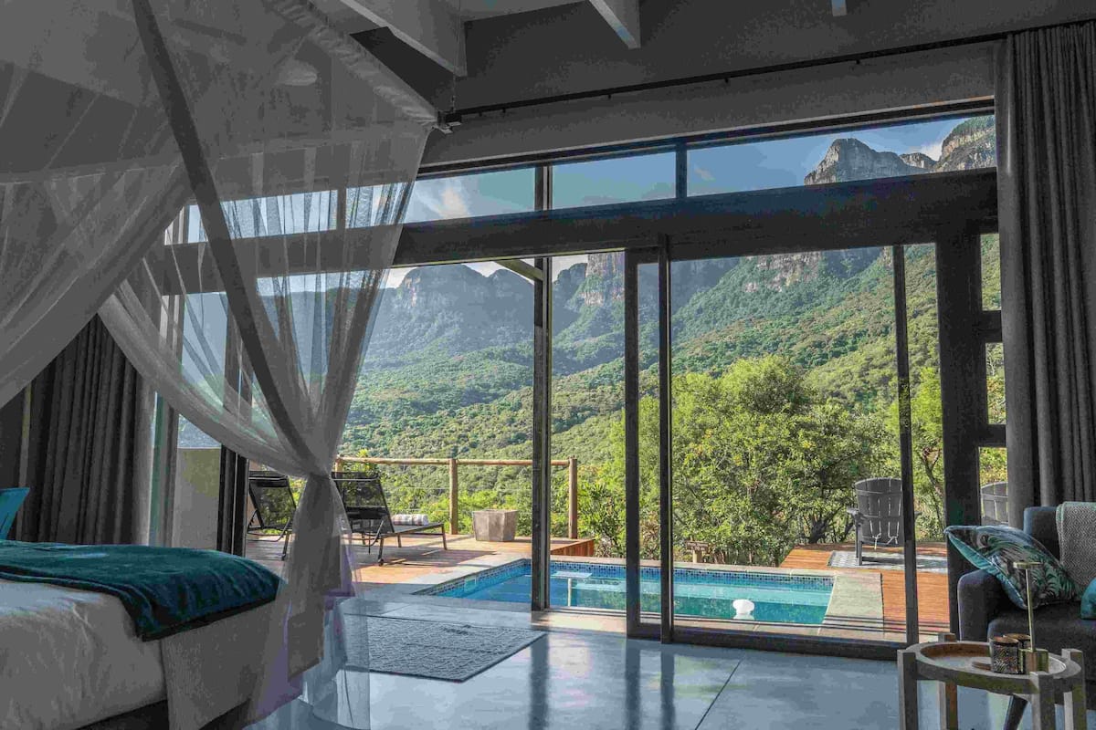 Luxury Villa, Non Smoking, Mountain View | 1 bedroom, Egyptian cotton sheets, premium bedding, in-room safe
