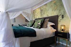 1 bedroom, Egyptian cotton sheets, premium bedding, in-room safe - Marepe Mountain View (Hoedspruit)