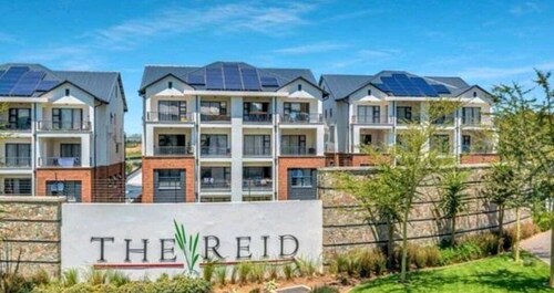 Located in Johannesburg,Sandton. A beautiful ultra modern 1 bedroom apartment.