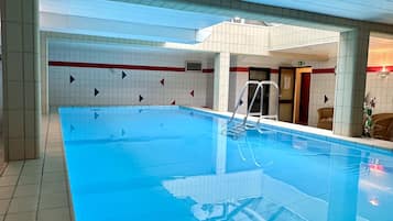Comfort Apartment, Ensuite, Garden View | Indoor pool