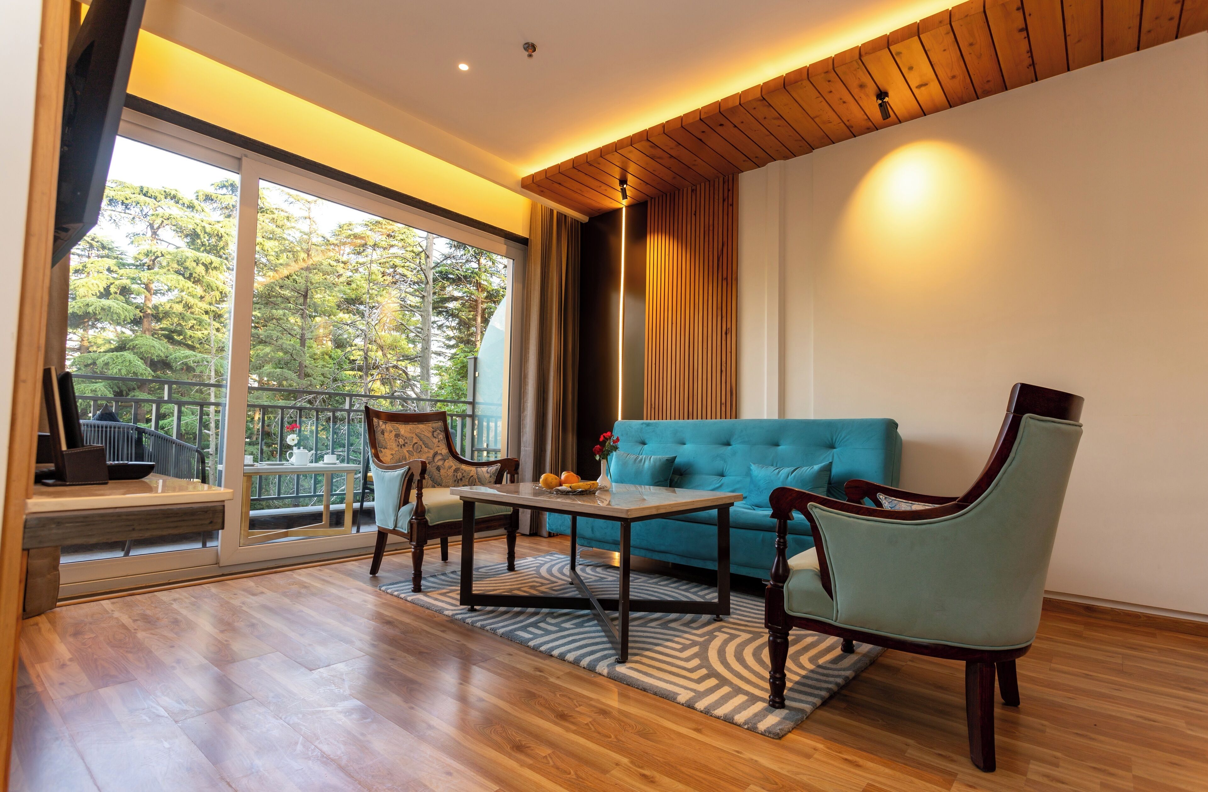 جناح | أغطية فراش متميزة وميني بار وخزنة داخل الغرفة ومكتب