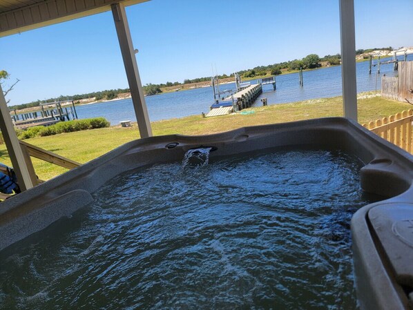 Tina de hidromasaje al aire libre