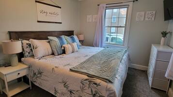 3 chambres, bureau, fer et planche Ă repasser, lit parapluie