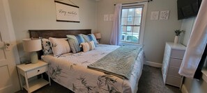 4 bedrooms, desk, iron/ironing board, travel cot
