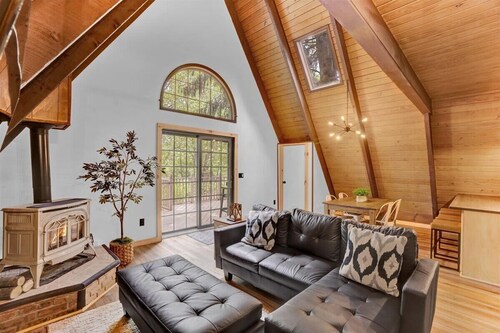 The Cedar A-Frame | Hot Tub | Firepit | Fireplace