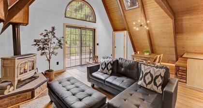 The Cedar A-Frame | Hot Tub | Firepit | Fireplace