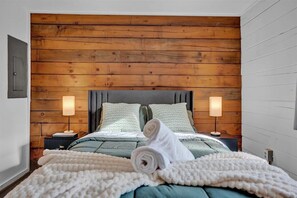 2 bedrooms, WiFi, bed sheets