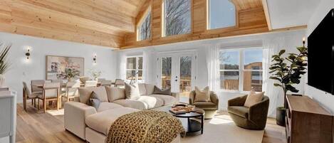 テレビ、テレビゲーム、書斎 / ワークスペース