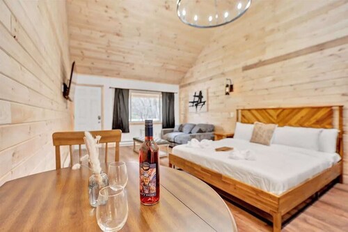 Charming Pocono Modern | Firepits | Pickleball!