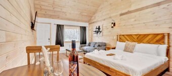 Charming Pocono Modern | Firepits | Pickleball!