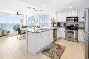 Fridge, microwave, oven, stovetop - Grandview East! 5th floor Corner Unit. Beach service incl in 2025. Discounts! (Panama City Beach)