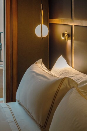 Exclusive Penthouse, City View | Egyptian cotton sheets, premium bedding, down comforters, in-room safe - Goien Boutique Hotel (Bilbao)