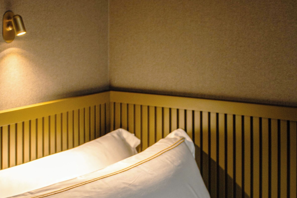 Standard Single Room, Mixed Dorm, Non Smoking | Egyptian cotton sheets, premium bedding, down comforters, in-room safe