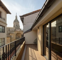 Exclusive Penthouse, City View | Terrace/patio