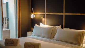 Egyptian cotton sheets, premium bedding, down duvets, in-room safe