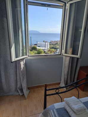 Apartment | In-room safe, iron/ironing board, free WiFi - APERANTO GALAZIO (Kithira)