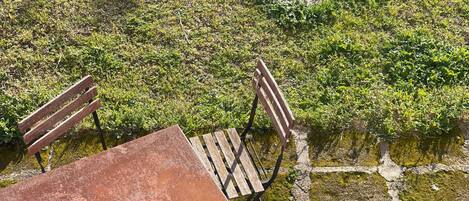 تناول الطعام بالخارج