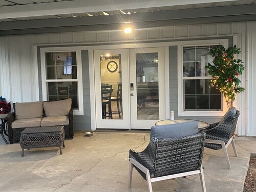 ConRoy's Junction_Sleeps 20