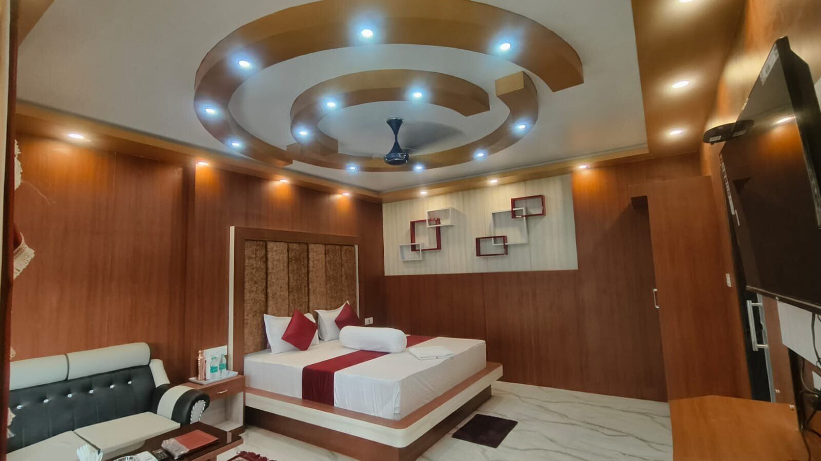 Smart TV 32 polegadas com canais a cabo