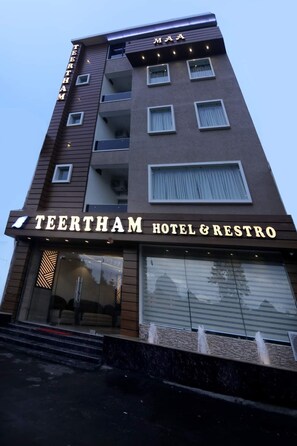 Front of property - Teertham Hotel (Rishikesh)