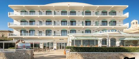 Bagian depan properti