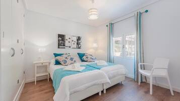 Family House | In-room safe, individually furnished, blackout drapes, free WiFi