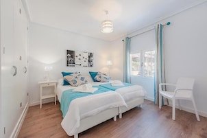 Family House | In-room safe, individually furnished, blackout drapes, free WiFi