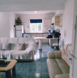 TV, books - White Sand Cabana (Flic en Flac)