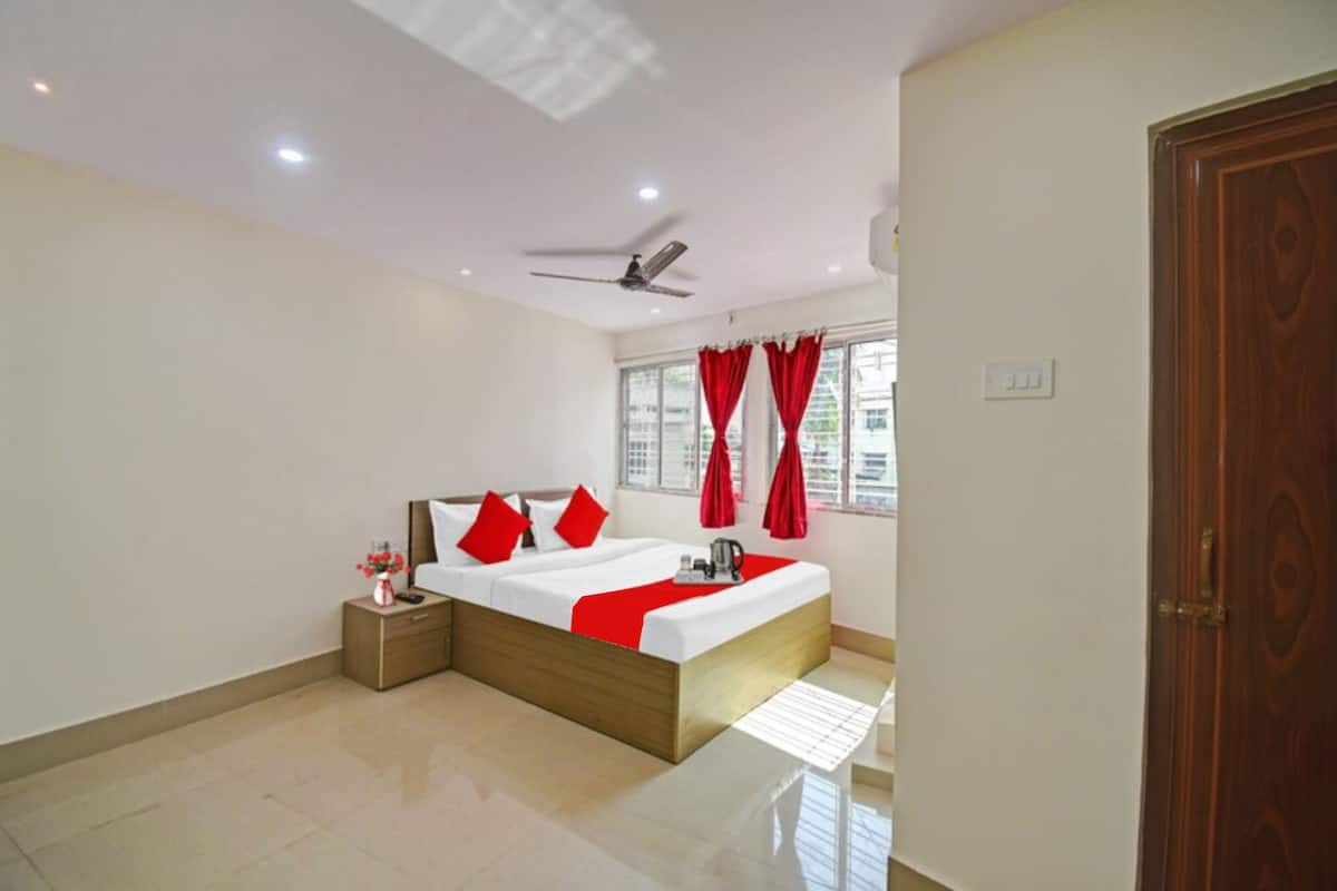 Classic Double Room, City View | Free WiFi, bed sheets
