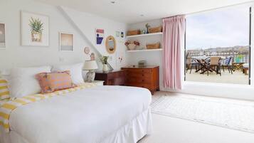 2 habitaciones, tabla de planchar con plancha, cuna de viaje y wifi