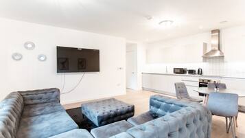 Apartment | Living area | Flat-screen TV